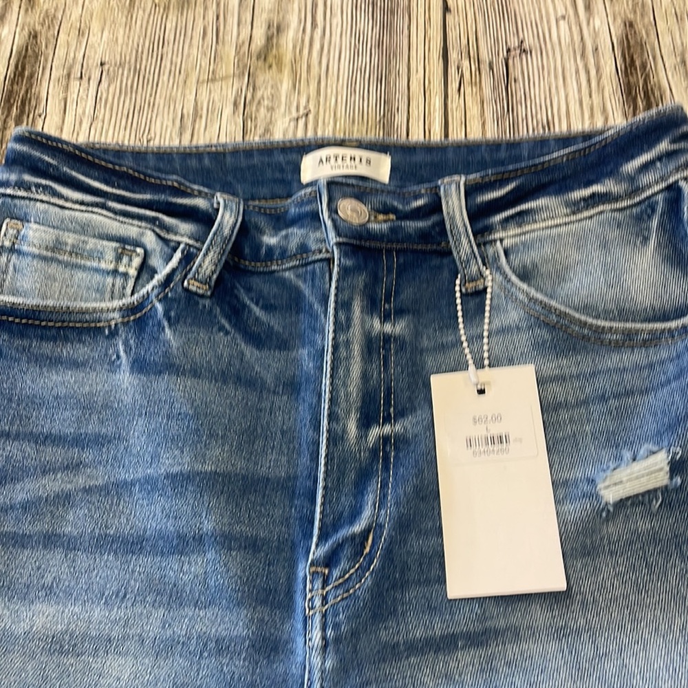 NWT Distressed HIGH RISE BERMUDA SHORTS - Picture 4 of 13